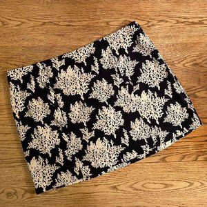 Crown & IVY Navy‎ and white coral print skirt Size 20W Curvy